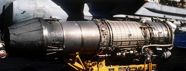 f18战机曾一度被f404发动机的钛火故障高发困扰