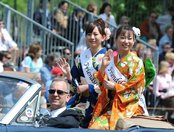 日本“樱花小姐”亮相美国