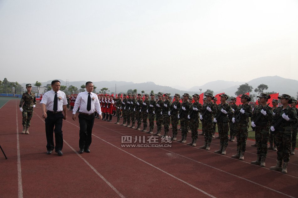 高清图—四川西南航空职业学院女子仪仗队亮相成都
