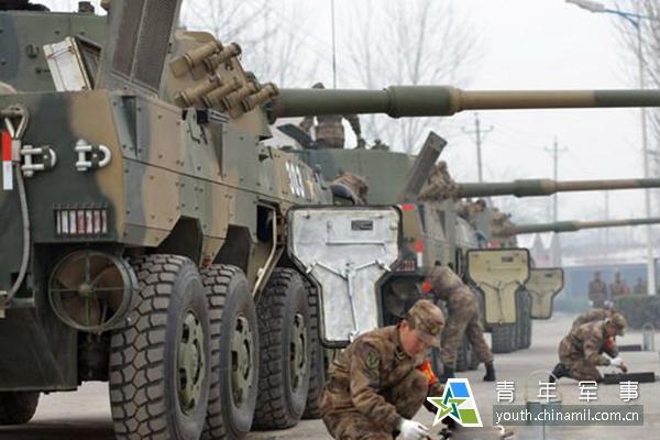解放军换装新型轮式突击炮 专打周边主战坦克