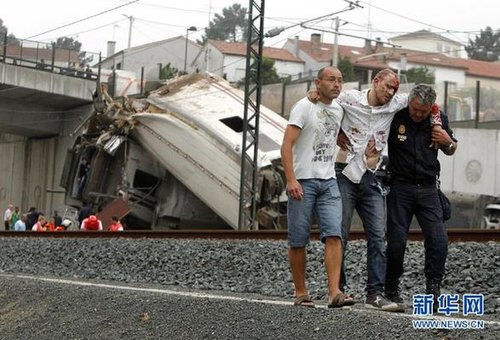 西班牙火车脱轨系超速所致 暂无中国公民伤亡