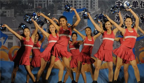 保亭举行激情广场健身操、健身舞大赛[图]