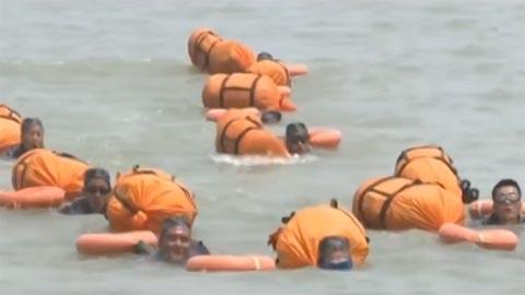 71集团军在黄海训练高难课目 锤炼濒海作战能力