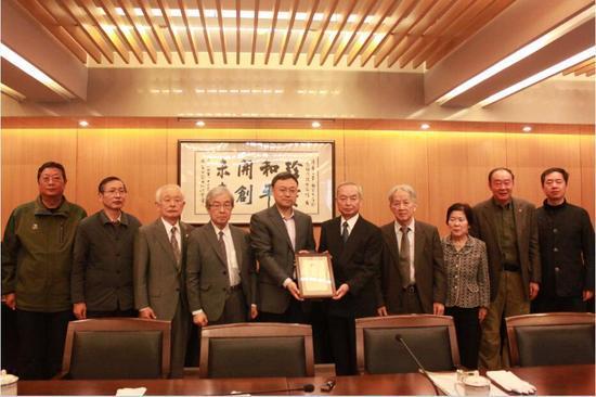 日本退休教师捐赠14套南京大屠杀档案 极具价值