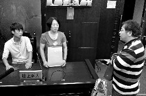 女孩喝药自杀日记称至少2次堕胎 男友称只有1次