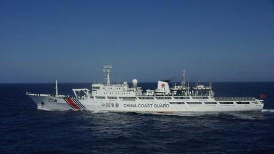 图为在钓鱼岛海域巡航的中国海警船。