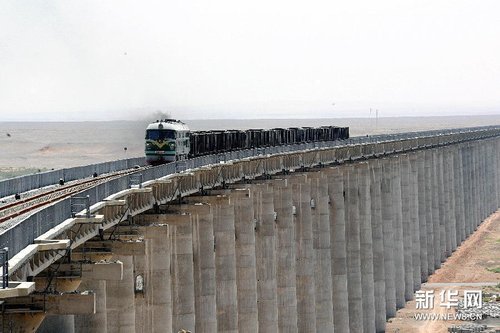 一条神奇的天路:揭秘通往罗布泊的哈罗铁路