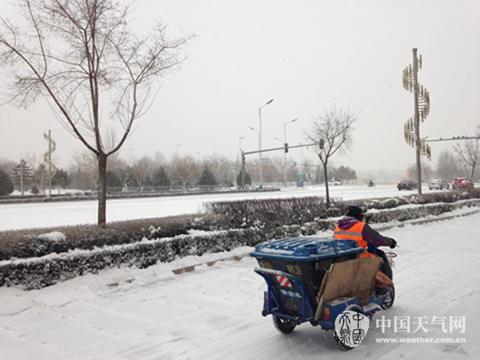中东部雨雪降温持续 春运返程高峰受影响