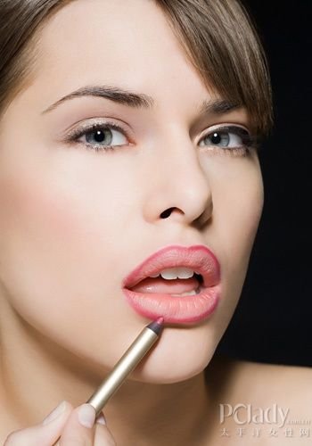 女性养生:滥用<em>雌激素</em>4危害 <em>少</em>碰激素化妆品_新