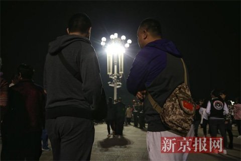 “十一”首贼被警察叔叔带走 在天安门偷钱包(图)