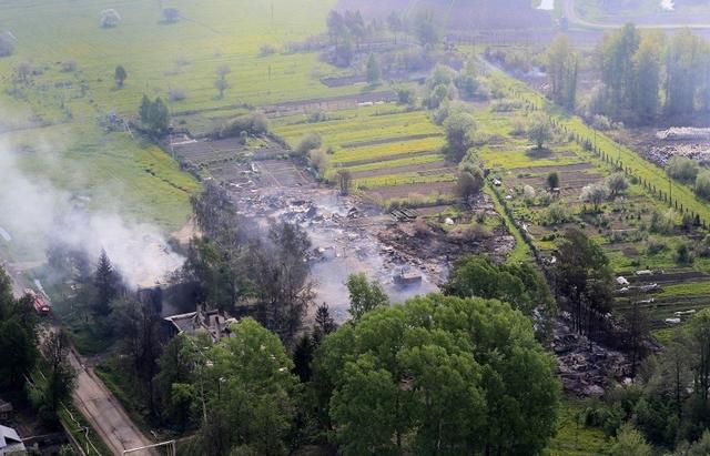 俄罗斯一座军火库被山火引燃爆炸 致10人死亡