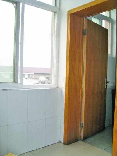 警方称“坠楼女歌手”未受性侵 入院时神志清醒