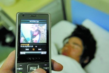 19岁男孩遇车祸被肇事司机扔下河(图)