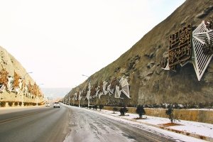 房姐故乡神木造富神话:千人资产过亿 满街路虎