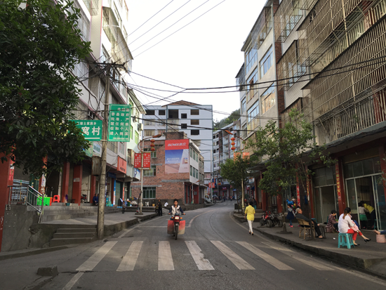 没有高铁的“高铁村”:七成劳动力在打隧道