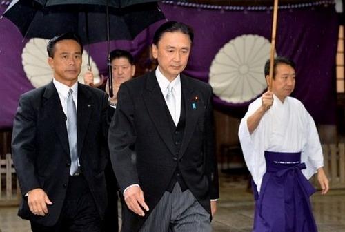 安倍内阁成员昨日参拜靖国神社 称理所当然