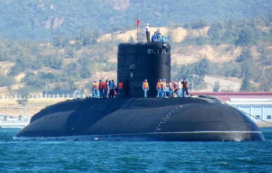 越南抗议中国在永兴岛建油站 派基洛潜艇巡南海