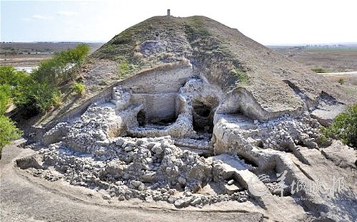 古镇的建筑残骸