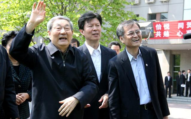 新闻百科:春游如何<em>邂逅</em>退休领导人?_新闻_腾讯
