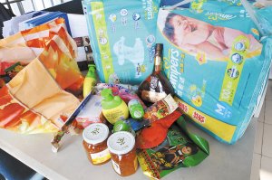 昆明一团伙4年来专盗家乐福超市 几乎每天作案