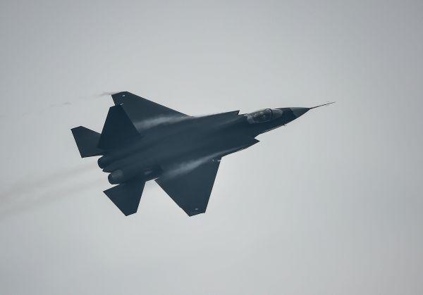 港媒称中国歼31与美F-35争市场:售价仅F-35一