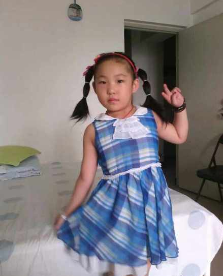 扬州父亲悬赏20万寻幼女 多人称被一男子带走