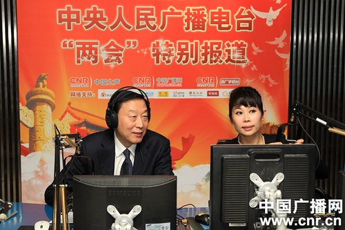 2012年3月3日，全国人大代表、江苏省委书记罗志军做客中央台直播间。记者 涂傲摄