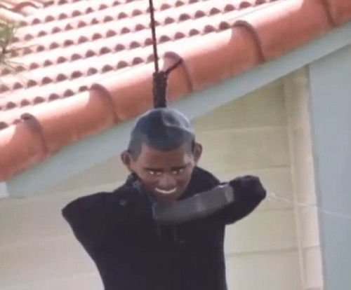 美国男子在家中“绞死”一尊美国总统奥巴马的模拟像，引邻居哗然。