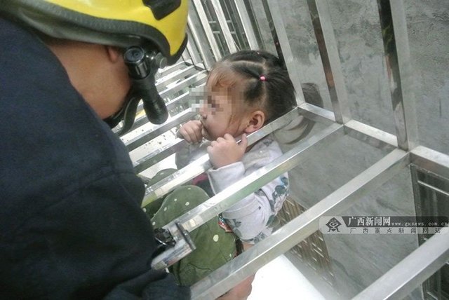 桂林三岁女孩头卡防盗网悬空、、、、、（转载）265 / 作者:八贤王 / 帖子ID:97478