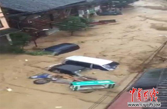 湖北黄冈多地遭受特大暴雨袭击 受灾群众超过百万