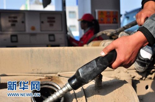 中石化香港因国际油价大跌下调汽柴油价格
