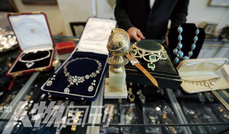 中国的奢侈品消费跃居世界冠军,而普罗大众对此的“鉴赏能力”也在面对杨达才的5块乃至11块表时,得到检验和升华