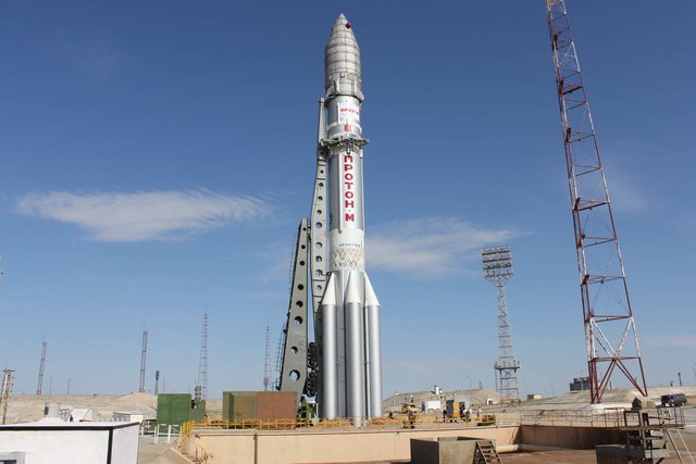 俄罗斯用质子M火箭成功发射一颗军用通信卫星