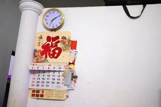 快了五分钟的钟表。 快了五分钟的钟表。