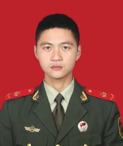 江苏靖江大火一名消防员在掩护战友撤离时牺牲