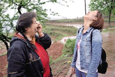 15年后再见 妈妈却叫不出女儿的名字(图)2