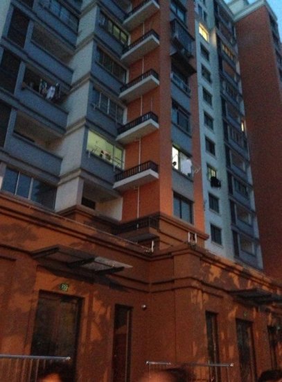 上海两名女童13楼坠楼身亡 现场未发现女童家属