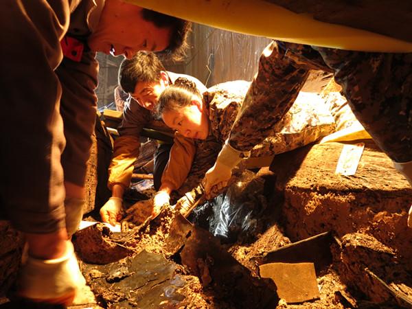 �����Ĺ����ҹ�����Ŷ�פ������ ���غ�һ��