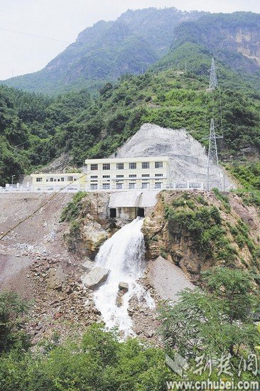 百座小水电站肢解神农架河流 4流域大面积断流