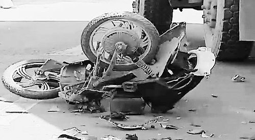 杭州两名90后女生遇车祸丧命 现场遗物被偷走