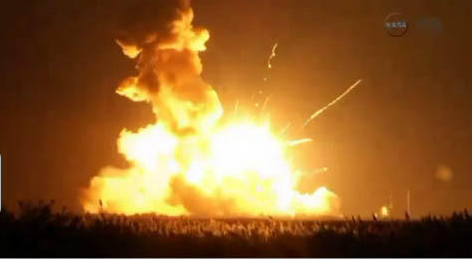美国“天鹅座”航天飞船点火后不久发生爆炸 