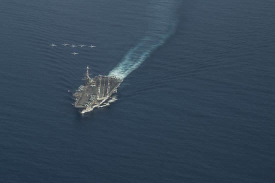 美海军航母编队在中国南海海域训练(组图)