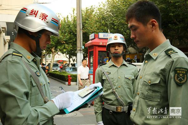 火箭军军官为庆生组织4名战士喝酒 被严肃处理