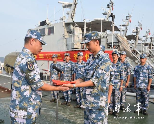 中国海军两艘护卫艇退役 将作为靶船