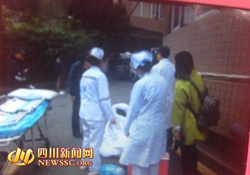 泸州一学校女老师成都培训 赤裸身体从酒店跑出