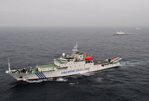 中国海监南海巡航编队在南沙海域进行编队演练