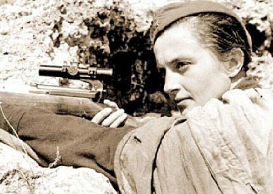 揭秘世界最传奇美女狙击手 25岁毙敌309人_新闻_腾讯网