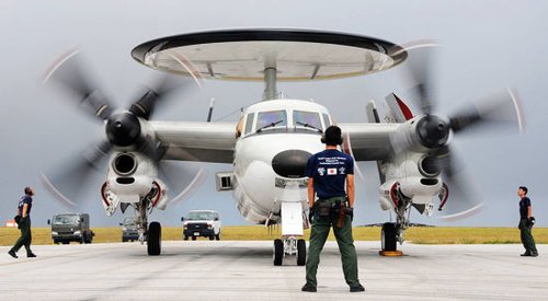 日本组建专门部队监视中国飞机 装备E-2C预警