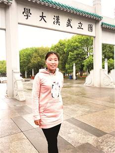 记者昨悉,武汉外校高三(9)班学生姜楠(如图,刚刚收到了纽约大学