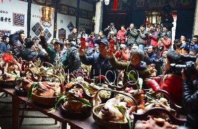 浙江朱家村办"猪头大赛"祭祀祖先朱熹(图)